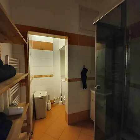 Stylish & Quiet Next To Presidential Palace 아파트 *