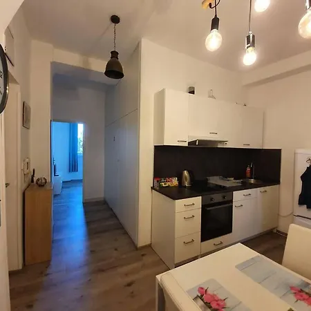 Stylish & Quiet Next To Presidential Palace Lägenhet