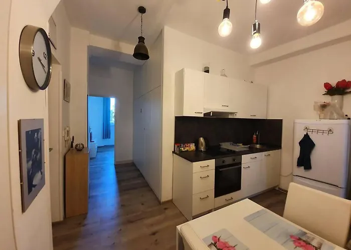 Stylish&quiet Next To Presidential Palace Appartement